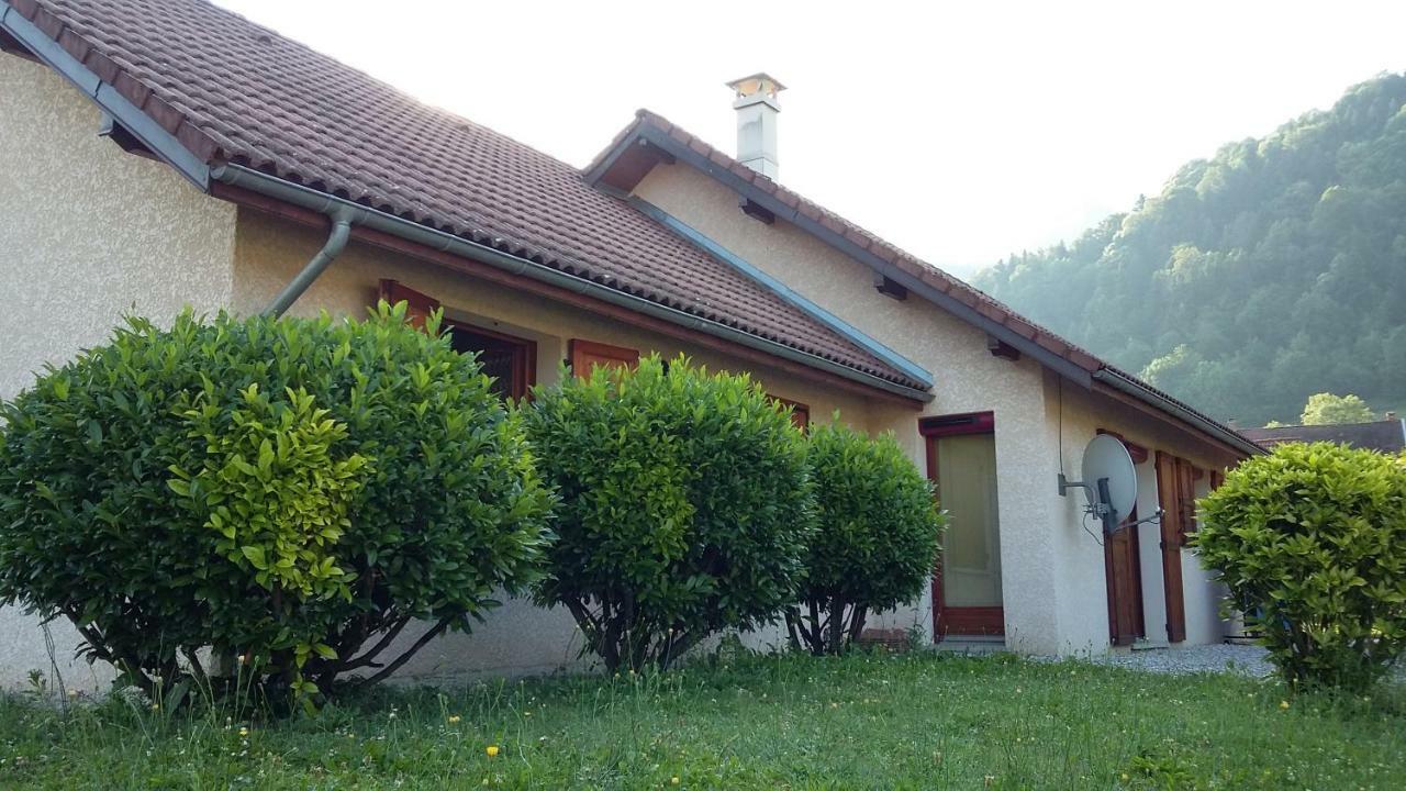 Vue Sur Les Montagnes Dans Maison Au Calme Leilighet Saint-Joseph-de-Riviere Eksteriør bilde